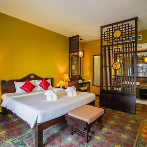 Deluxe Bungalow King Room